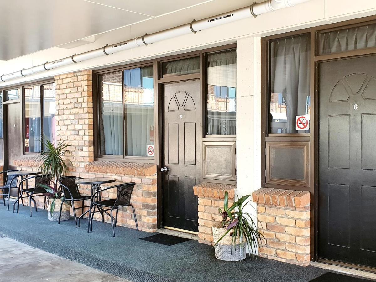 Archer Park Motel Рокхемптън Екстериор снимка