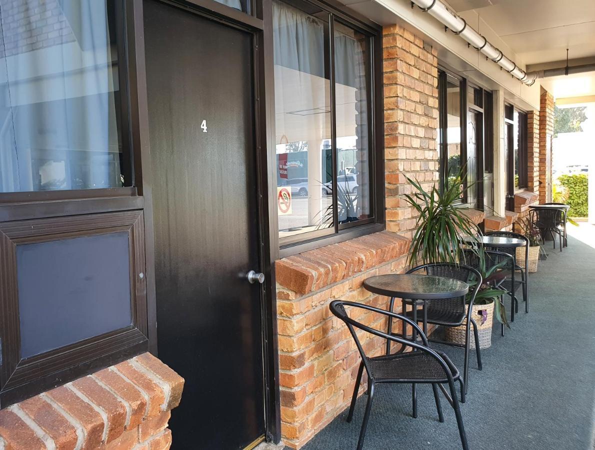 Archer Park Motel Рокхемптън Екстериор снимка