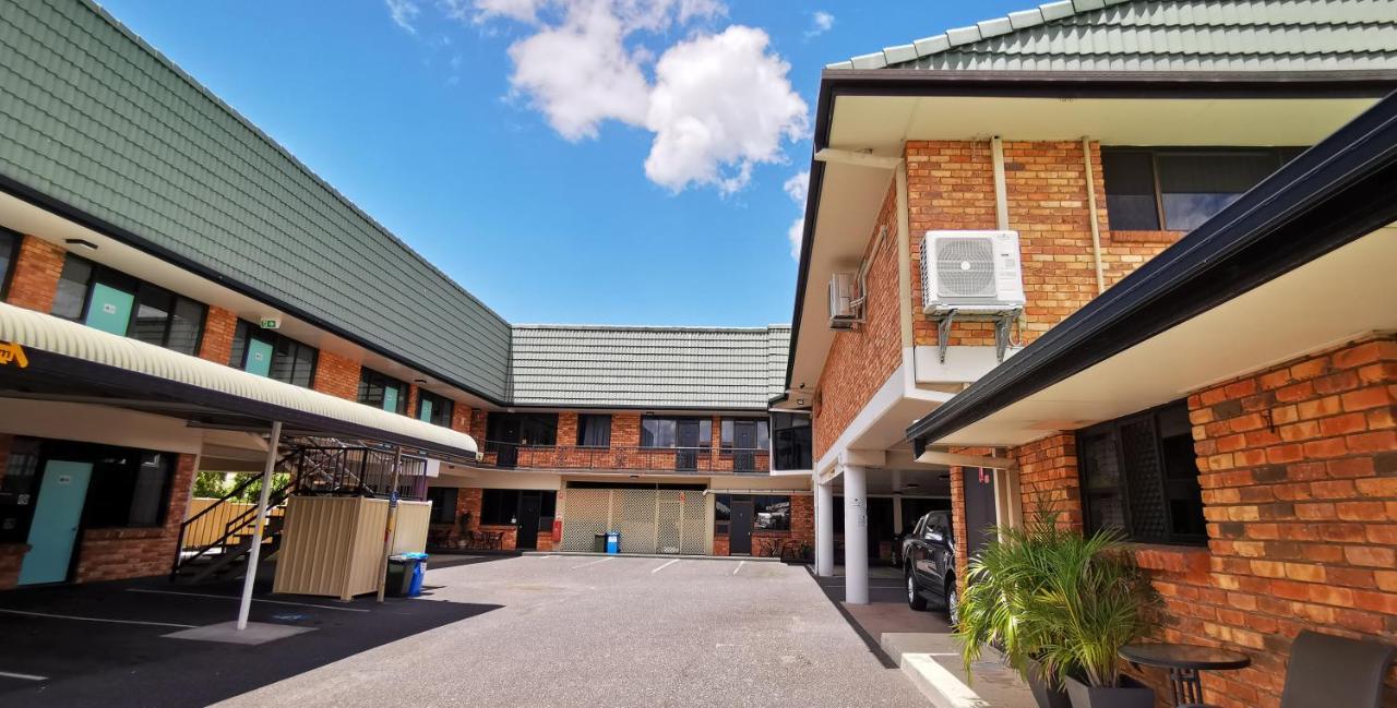 Archer Park Motel Рокхемптън Екстериор снимка