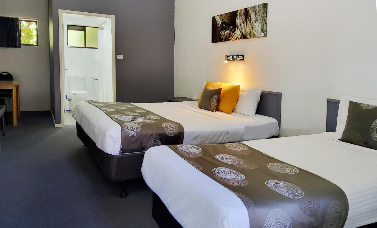 Archer Park Motel Рокхемптън Екстериор снимка