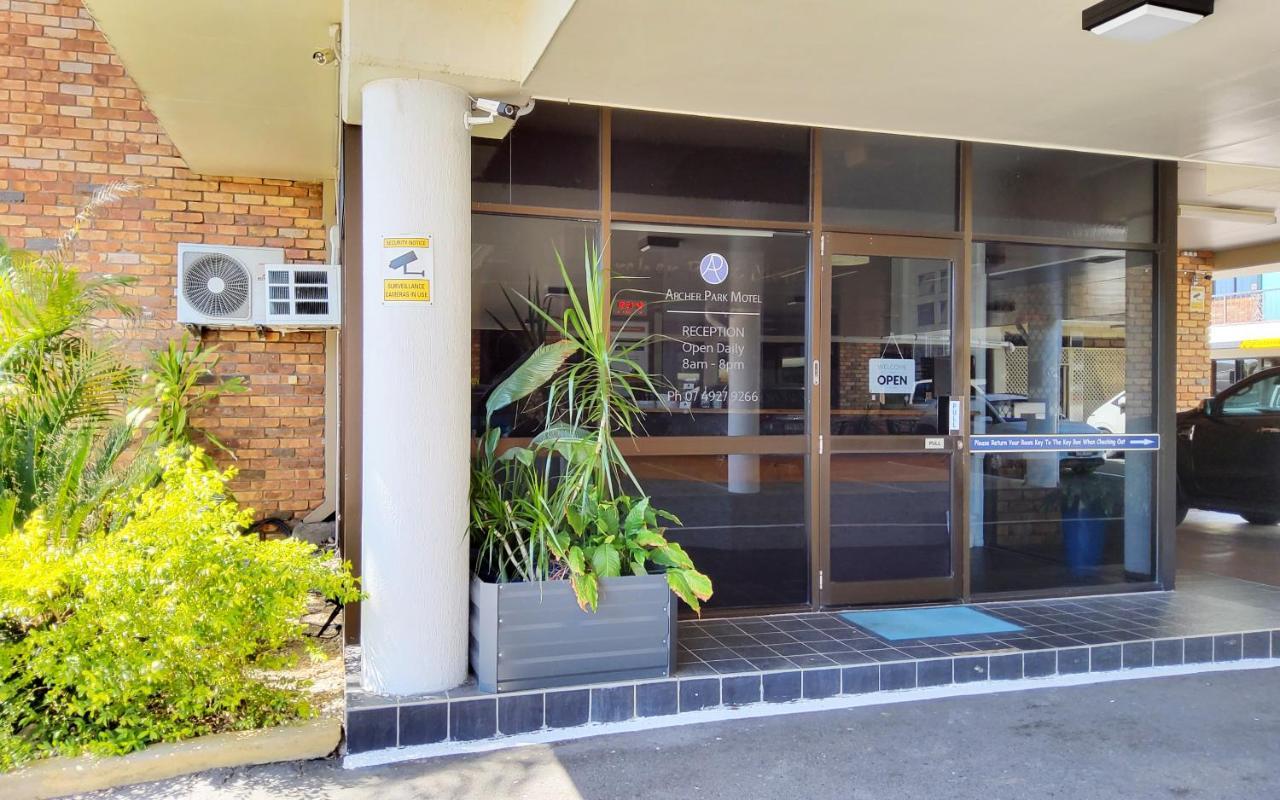 Archer Park Motel Рокхемптън Екстериор снимка
