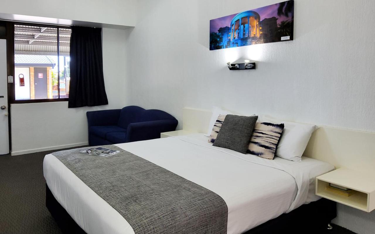 Archer Park Motel Рокхемптън Екстериор снимка