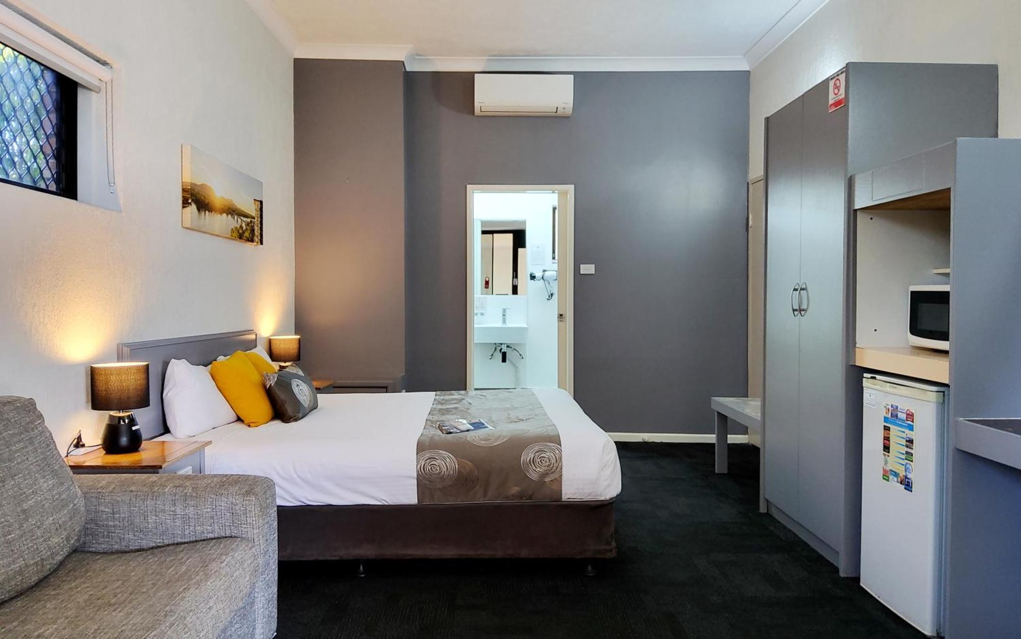 Archer Park Motel Рокхемптън Екстериор снимка